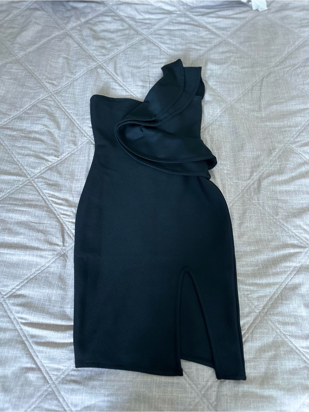 Black One-Shoulder Ruffle Midi Dress